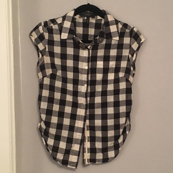 Checkered Cropped Button down - Picture 3 of 4